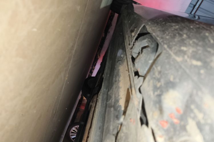 奔驰C级 2013款 C 260 CGI 优雅型机舱底盘29