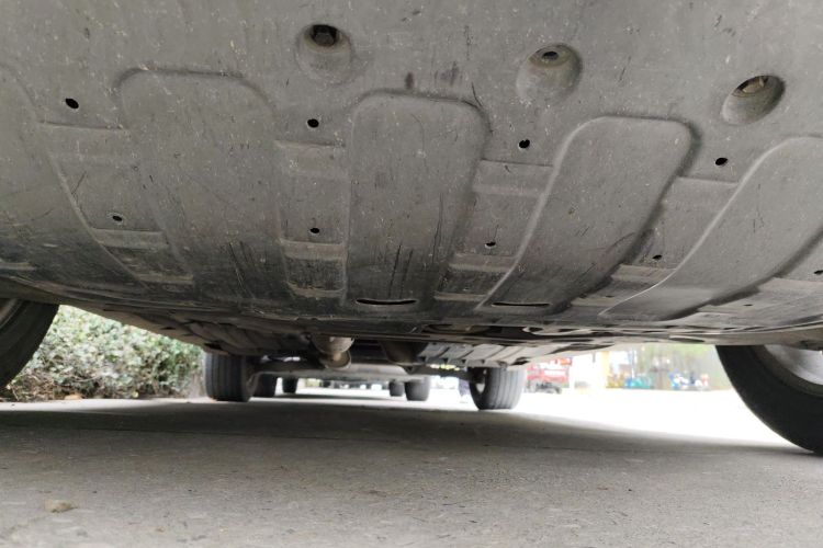 北京现代ix35 2012款 2.0L 自动两驱精英版GLS局部细节9008