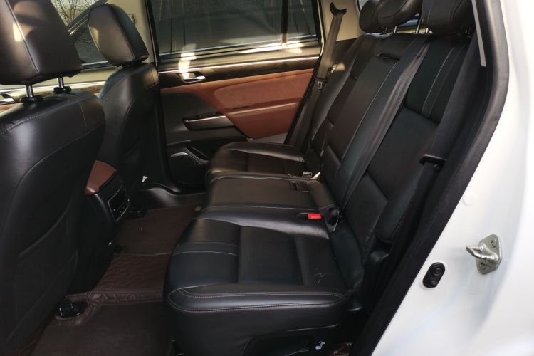 广汽传祺 传祺GS8 2017款 320T 两驱豪华智联版（七座）中控内饰21