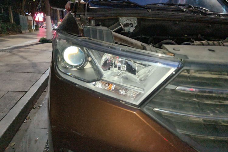 五菱汽车 五菱宏光 2021款 1.5L改款 S舒适型 液压助力LAR车身外观8