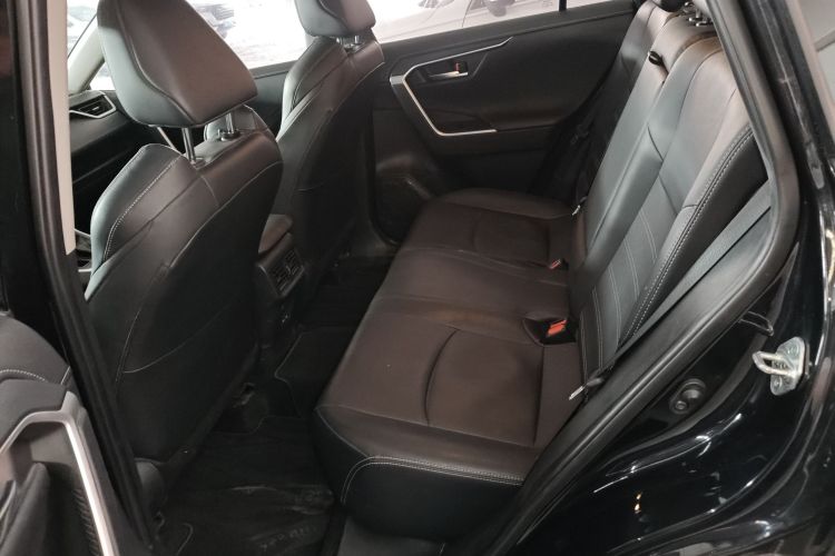 丰田 威兰达 2022款 2.0L CVT两驱豪华PLUS版中控内饰21