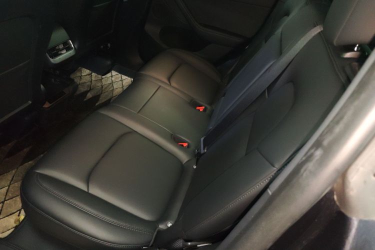 特斯拉 Model Y 2024款 长续航全轮驱动版中控内饰21