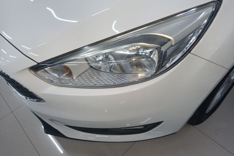 福特 福克斯 2018款 两厢经典 1.6L 自动风尚型智行版局部细节36