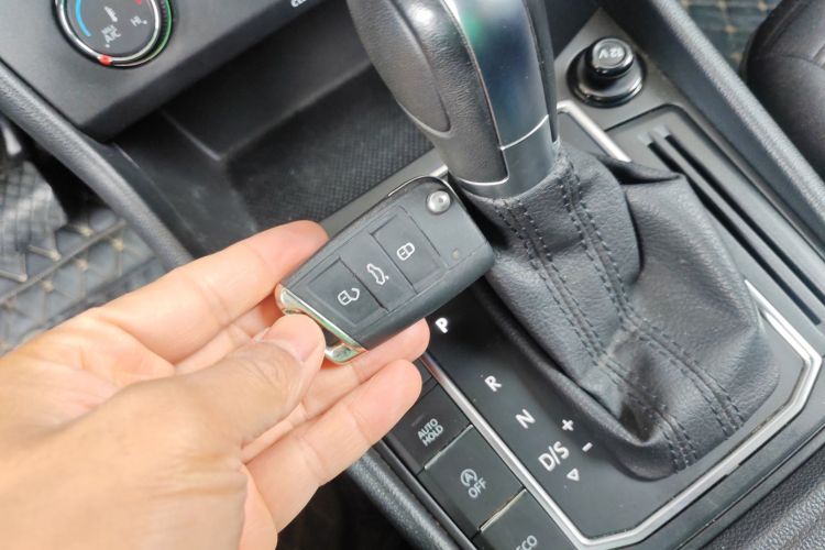 大众 朗逸 2023款 280TSI DSG星空满逸版中控内饰7001