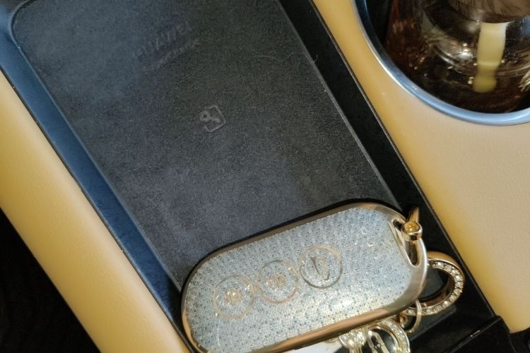 鸿蒙智行 问界M5 2022款 增程后驱标准版中控内饰7001