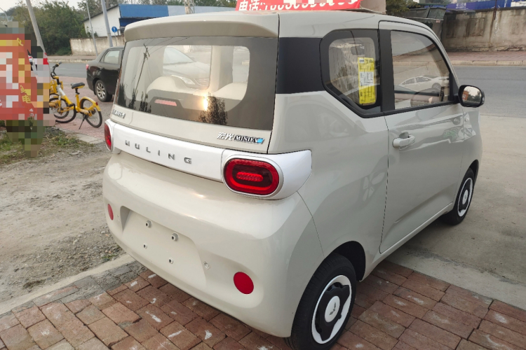 五菱汽车 宏光MINIEV 2024款 第三代 215km 青春版车身外观7