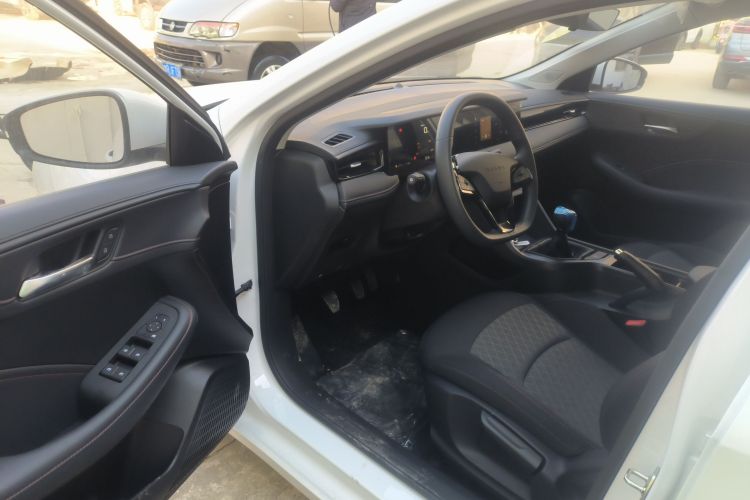 荣威i5 2026款 1.5L 手动舒享版中控内饰20