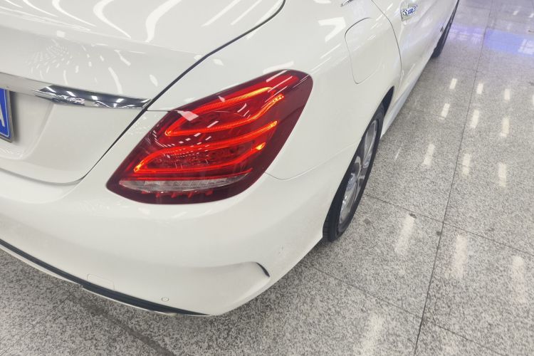 奔驰C级 2017款 C 180 L 运动版车身外观9