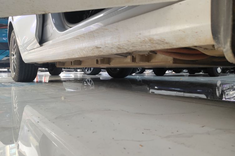 比亚迪 秦Pro新能源 2019款 EV 超能版 标准版智联领尚型局部细节9001