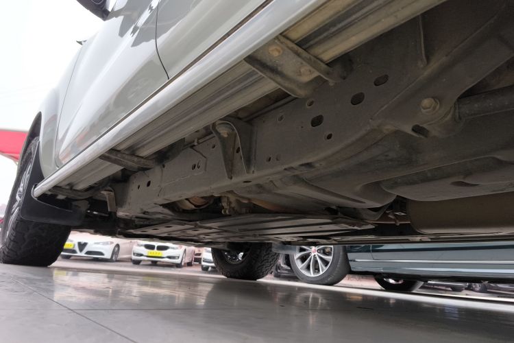 日产 途达 2020款 2.5L XV 4WD 自动四驱旗舰版局部细节9002