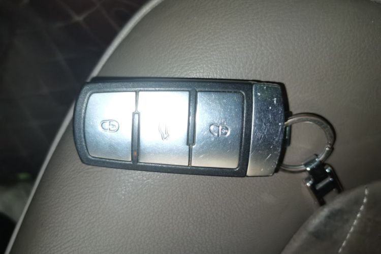 大众 迈腾 2015款 1.8TSI 尊贵型中控内饰7001