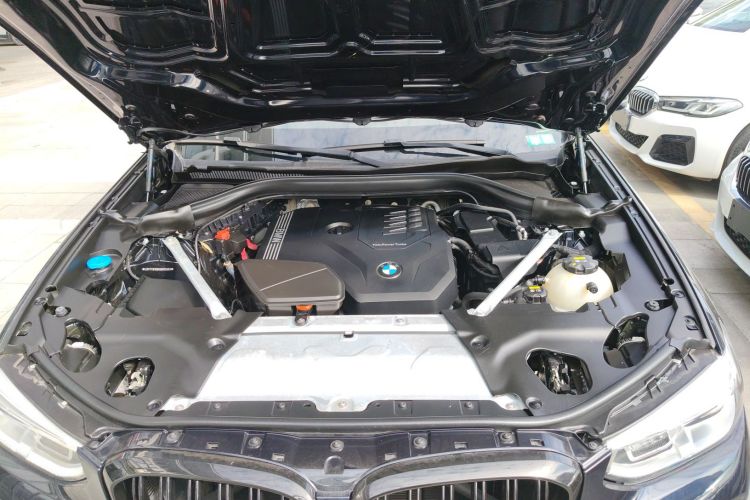 宝马X3 2021款 改款 xDrive30i 领先型 M运动套装机舱底盘24