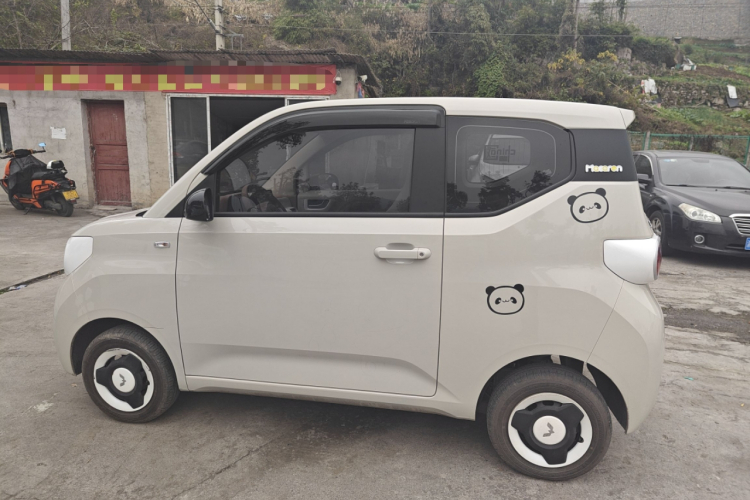 五菱汽车 宏光MINIEV 2024款 第三代 215km 青春版车身外观4