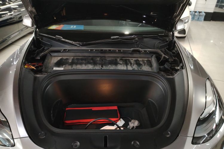 特斯拉 Model Y 2021款 标准续航后驱版机舱底盘24