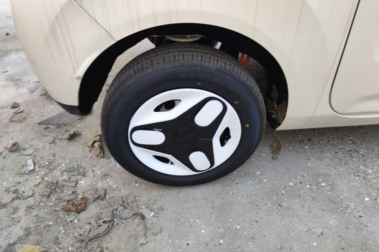 吉利银河 熊猫 2025款 210km 元气熊车身外观6008