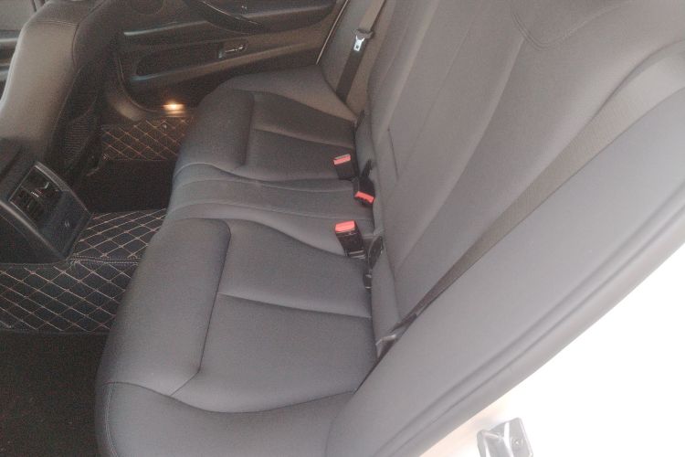 宝马3系 2017款 320Li 时尚型中控内饰7004