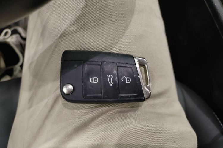 大众 凌渡 2021款 改款 280TSI DSG舒适版中控内饰7001