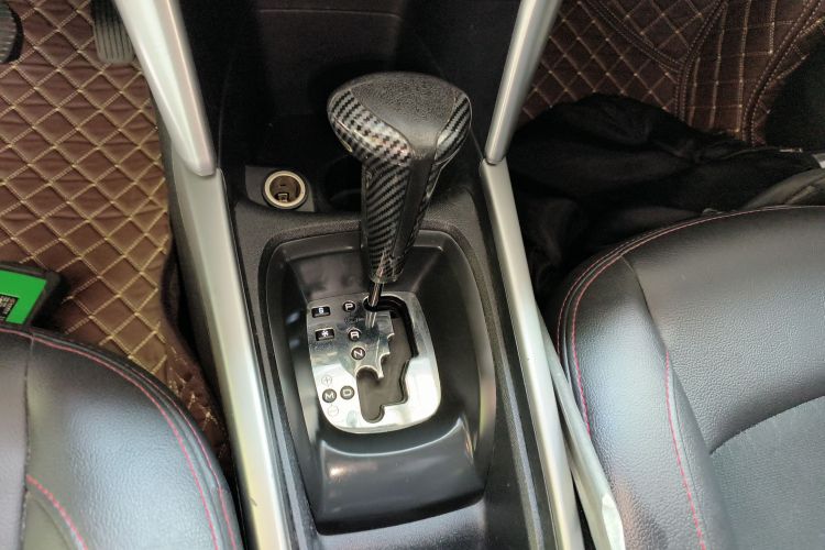 雪铁龙C3-XR 2015款 1.6L 自动先锋型中控内饰18