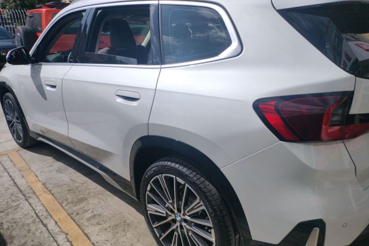 宝马X1 2024款 xDrive25Li X设计套装车身外观4