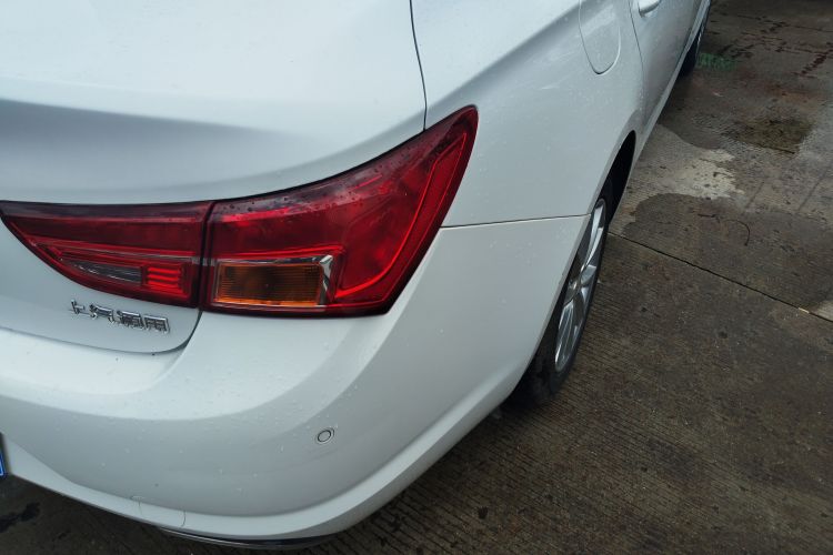 别克 威朗 2017款 三厢 20T 双离合精英型车身外观9