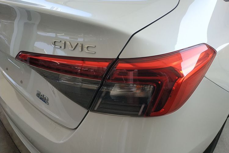 本田 思域 2022款 240TURBO CVT劲动版车身外观9