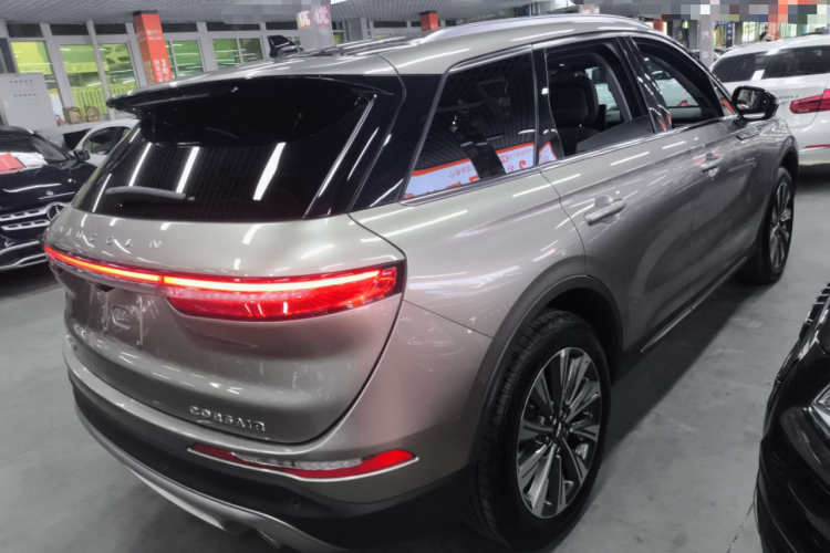 林肯 冒险家 2022款 改款 2.0T 两驱尊雅版车身外观6005