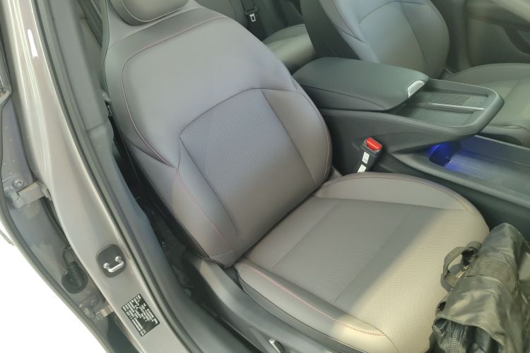 红旗EH7 2025款 600 智选版局部细节41