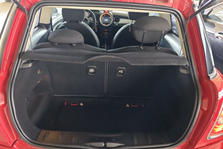 MINI 2011款 1.6L ONE机舱底盘23