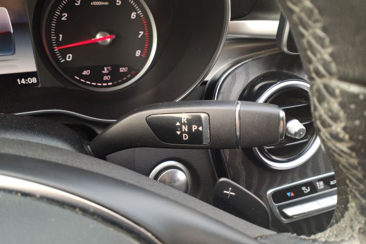 奔驰C级 2017款 C 180 L 运动版中控内饰18