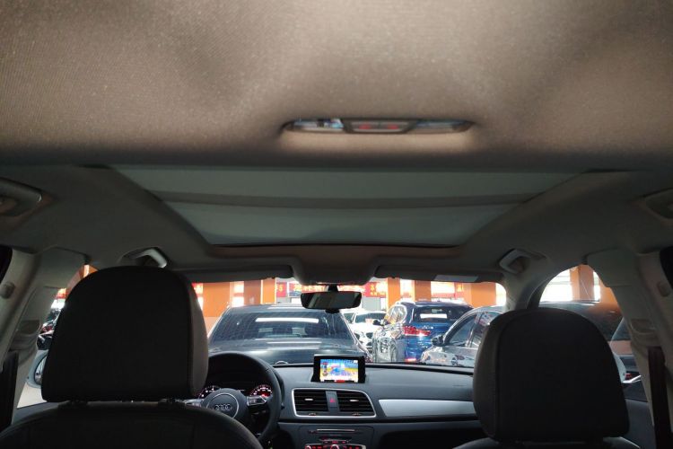 奥迪Q3 2018款 30周年年型 30 TFSI 时尚型局部细节22