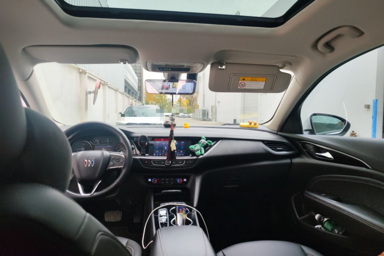 别克 君威 2024款 25T 超享版中控内饰22