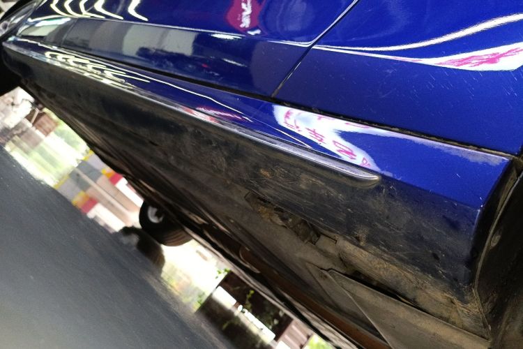 奔驰E级 2018款 E 300 L 运动时尚型局部细节9001