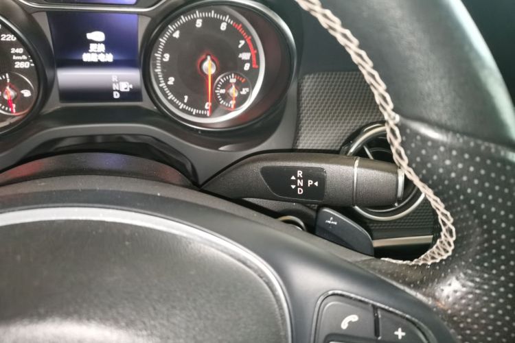 奔驰GLA 2018款 GLA 200 时尚型中控内饰18