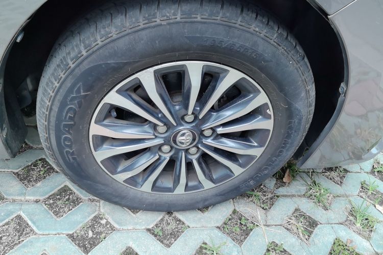 丰田 卡罗拉 2017款 改款 1.2T S-CVT GL-i车身外观6007