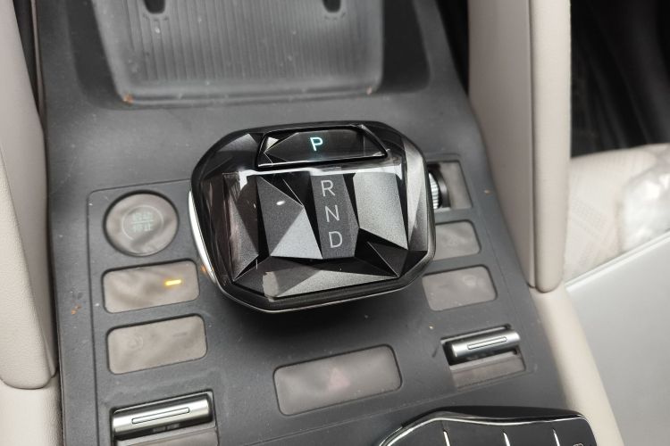 比亚迪 元UP 2024款 401KM 超越型中控内饰18