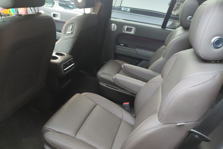 理想汽车 理想L8 2023款 Max中控内饰7004