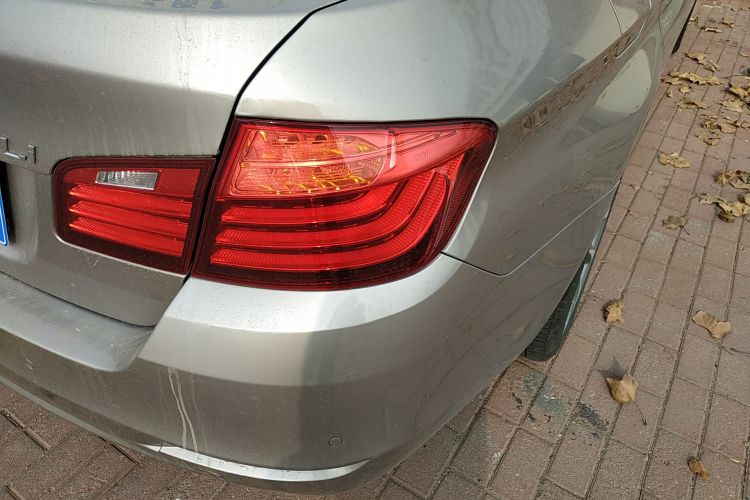 宝马5系 2017款 528Li 领先型车身外观9