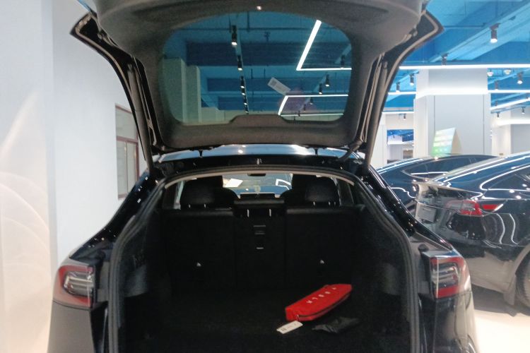 特斯拉 Model Y 2021款 长续航全轮驱动版机舱底盘23