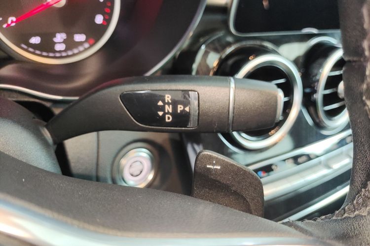 奔驰C级 2019款 C 180 L 时尚型运动版中控内饰18