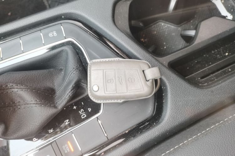 大众 途观L 2024款 330TSI 自动两驱智享版中控内饰11