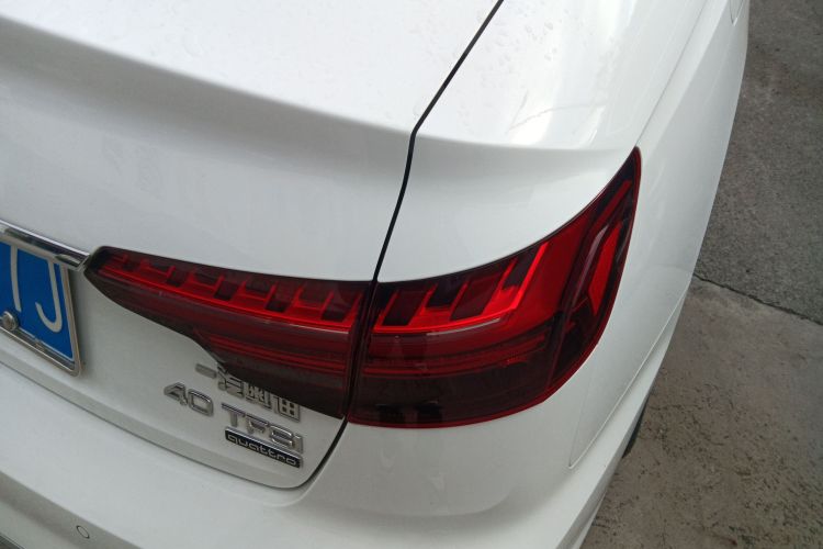 奥迪A4L 2020款 40 TFSI quattro 豪华动感型车身外观9