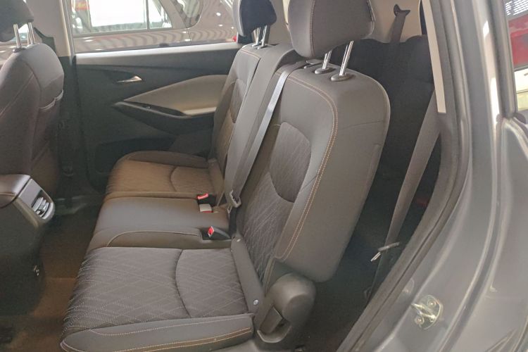 雪佛兰 沃兰多 2018款 530T 自动劲享版（5+2款） 国V中控内饰7004