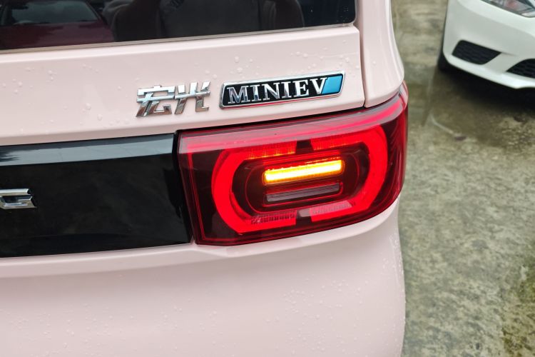 五菱汽车 宏光MINIEV 2022款 马卡龙臻享款 三元锂车身外观9