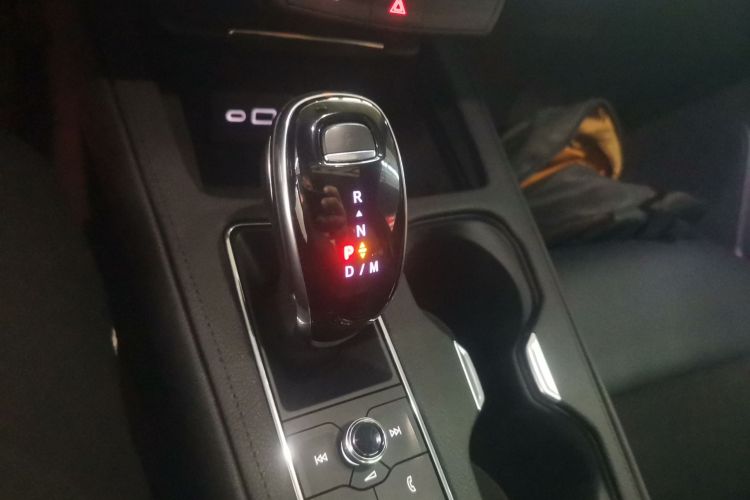 凯迪拉克XT4 2020款 改款 28T 两驱技术型中控内饰18