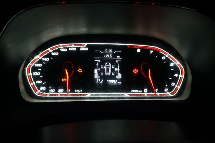 奇瑞 瑞虎3X 2018款 1.5L 自动精英版中控内饰14