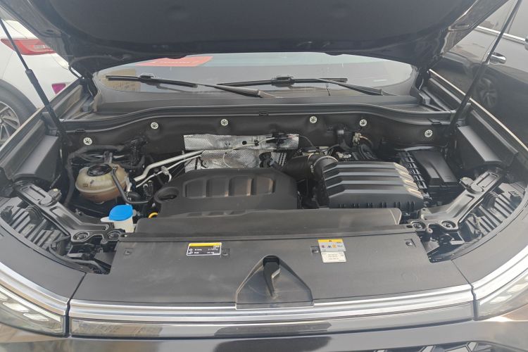 奥迪Q6 2023款 40 TFSI quattro 观云型 Light 飞骑套装机舱底盘24