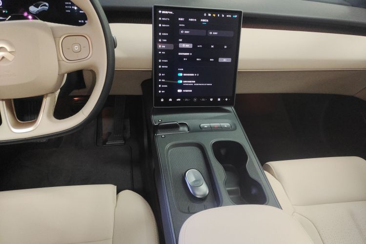 蔚来ET5 2024款 75kWh中控内饰18