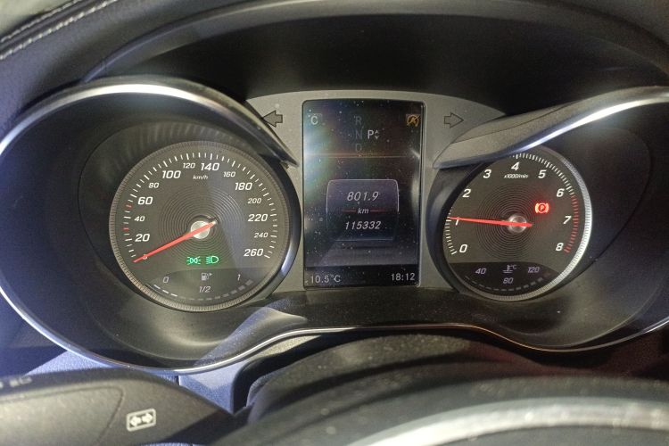 奔驰GLC轿跑 2017款 GLC 200 4MATIC 轿跑SUV中控内饰14