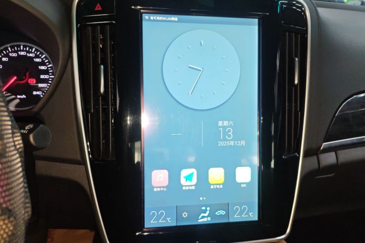 比亚迪 秦新能源 2017款 1.5T 尊贵型中控内饰16