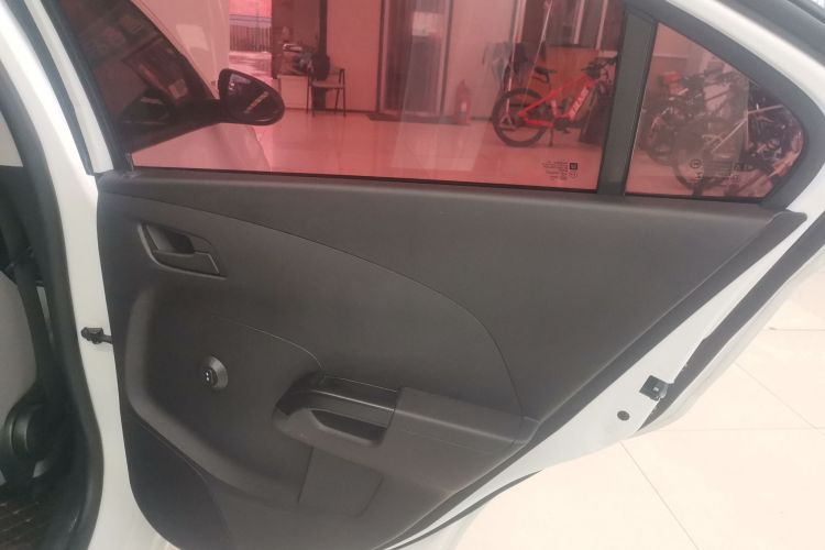 雪佛兰 爱唯欧 2014款 三厢 1.4SL MT 舒适版中控内饰45